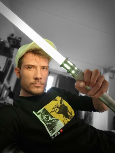 Alt Image
